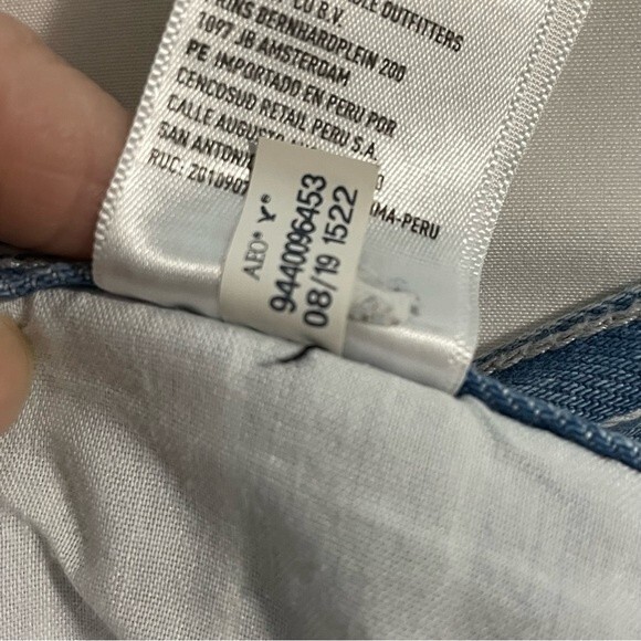 AMERICAN EAGLE Mom Jean | Size 6 Long | Hi-Rise Blue with White Stri… - Picture 7 of 8